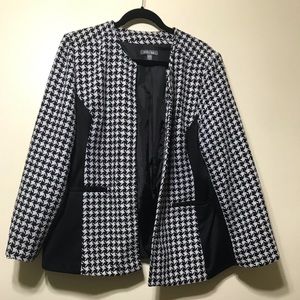 18/20 black and white houndstooth lined jacket
